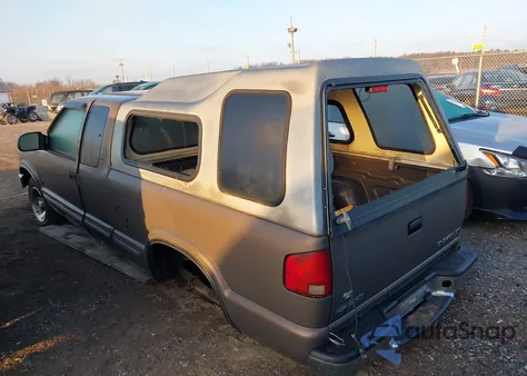 2000 Chevrolet S-10 Ls z USA, uszkodzony, nr VIN 1GCCS1956Y8218128